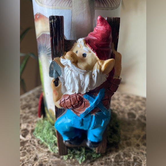 Mushroom, Gnome Lover Wine Bottle | Vase 3D Gnome Lover Wine Bottle Decor - Picture 7 of 10
